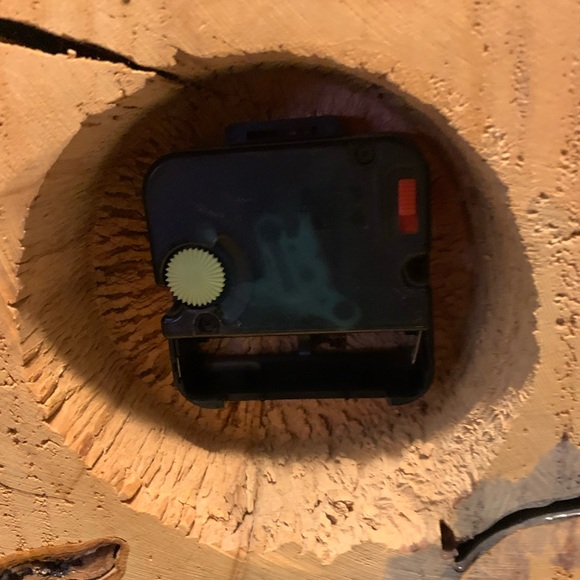 Retro Vintage Burl Wood Live Edge Wall Clock MCM Boho Cabin Lacquered Slab - Picture 11 of 12